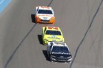 Aric Almirola (Stewart-Haas), Paul Menard (Wood) und Ryan Blaney (Penske) 