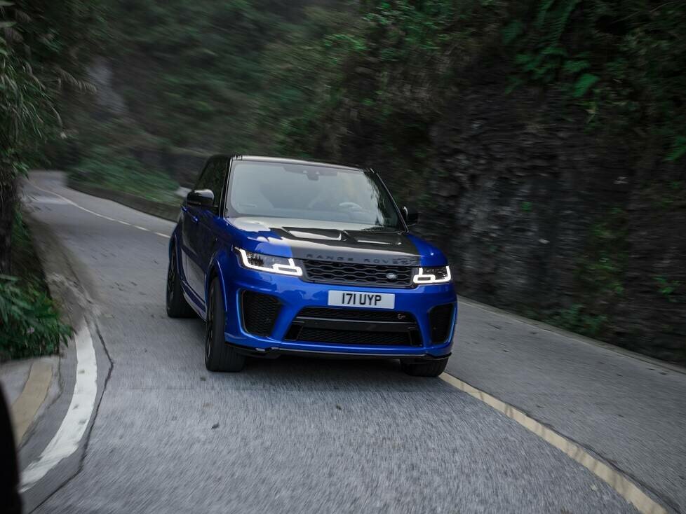 Range Rover Sport SVR bei seiner Rekordfahrt auf der Tianmen Road in China