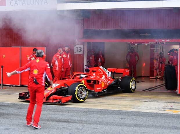 Titel-Bild zur News: Sebastian Vettel, Rauch, Qualm