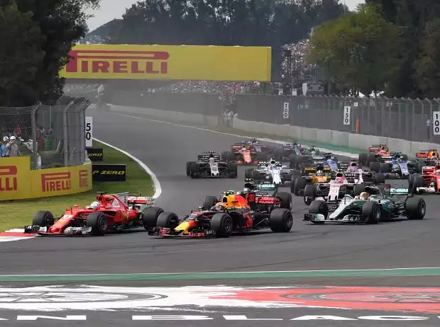 Max Verstappen, Sebastian Vettel Titel-Bild zur News: Max Verstappen, Sebastian Vettel
