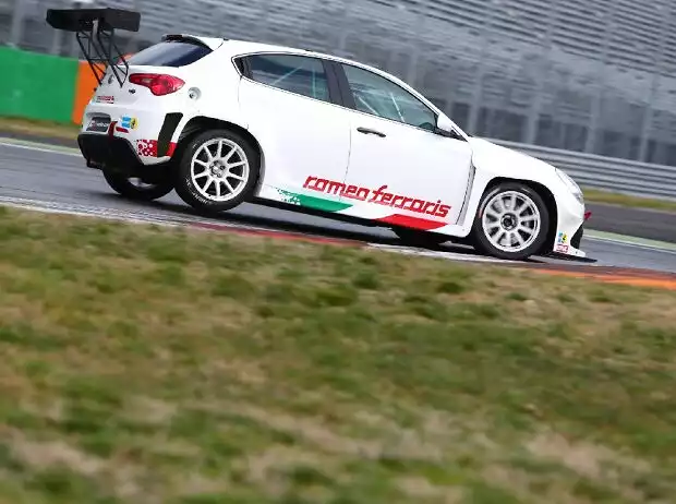 Alfa Romeo Giulietta TCR Titel-Bild zur News: Alfa Romeo Giulietta TCR