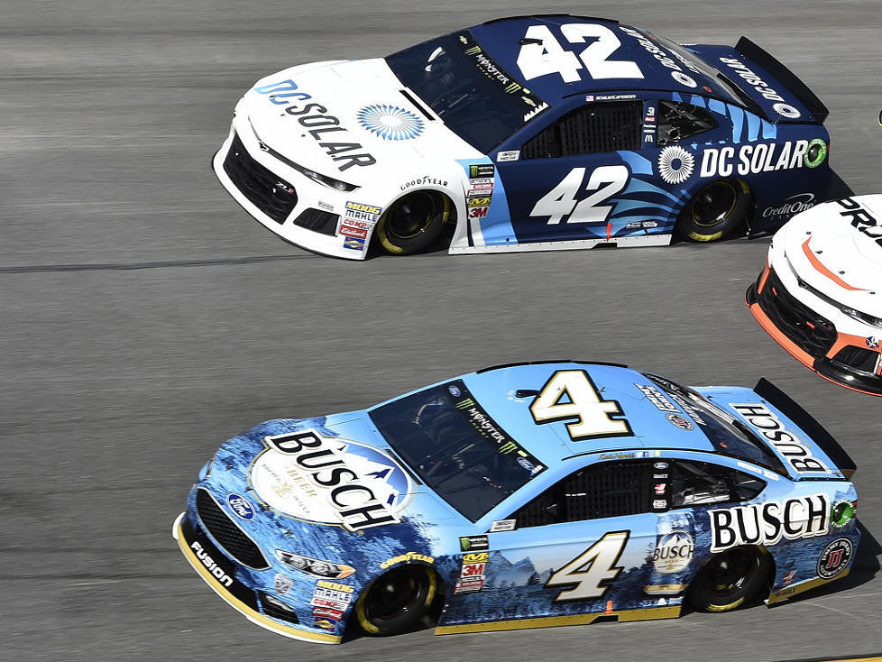Kevin Harvick, Kyle Larson