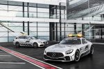 Mercedes-AMG GT R, das neue Safety Car der Formel-1-Saison 2018 und im Hintergrund das Mercedes-AMG C 63 S T-Modell 2018, das Medical Car der Formel 1 2018
