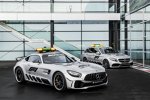 Mercedes-AMG GT R, das neue Safety Car der Formel-1-Saison 2018 und im Hintergrund das Mercedes-AMG C 63 S T-Modell 2018, das Medical Car der Formel 1 2018
