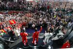 Sebastian Vettel (Ferrari), Lewis Hamilton (Mercedes) und Kimi Räikkönen (Ferrari) 