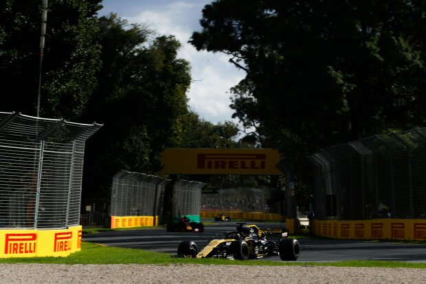 Nico Hülkenberg Daniel Ricciardo Carlos Sainz Red Bull Aston Martin Red Bull Racing F1 ~Nico Hülkenberg (Renault), Daniel Ricciardo (Red Bull) und Carlos Sainz (Renault) ~ Nico Hülkenberg Daniel Ricciardo Carlos Sainz Red Bull Aston Martin Red Bull Racing F1 ~Nico Hülkenberg (Renault), Daniel Ricciardo (Red Bull) und Carlos Sainz (Renault) ~