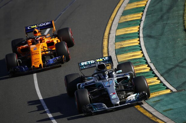 Valtteri Bottas Stoffel Vandoorne McLaren McLaren F1 Team F1 ~Valtteri Bottas (Mercedes) und Stoffel Vandoorne (McLaren) ~ Valtteri Bottas Stoffel Vandoorne McLaren McLaren F1 Team F1 ~Valtteri Bottas (Mercedes) und Stoffel Vandoorne (McLaren) ~