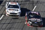 Clint Bowyer (Stewart-Haas) und David Ragan (Front Row) 