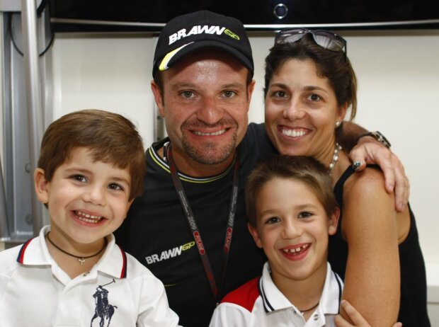 Titel-Bild zur News: Rubens Barrichello mit Ehefrau Silvana und den Söhnen Eduardo und Fernando