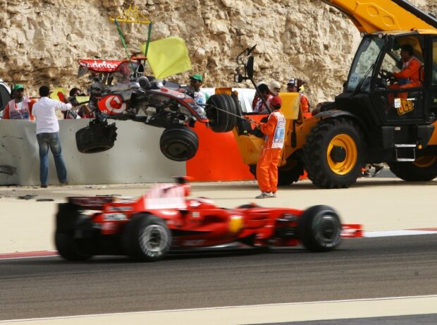 Kimi Räikkönen, Lewis Hamilton Kimi Räikkönen, Lewis Hamilton