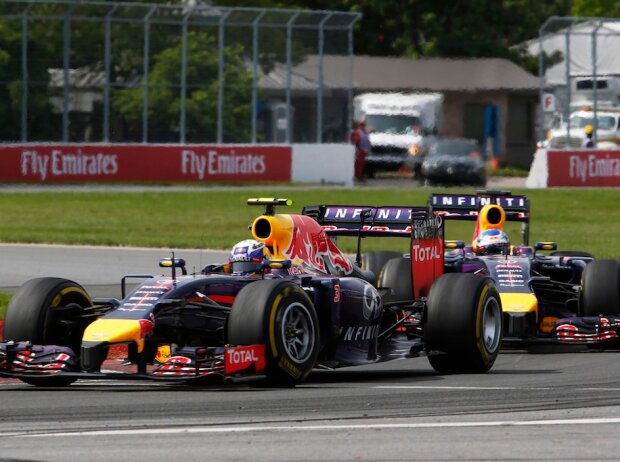 Daniel Ricciardo, Sebastian Vettel Daniel Ricciardo, Sebastian Vettel