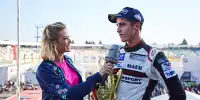 Sarah Valentina wird die Porsche-Piloten (r.: Thomas Preining) interviewen