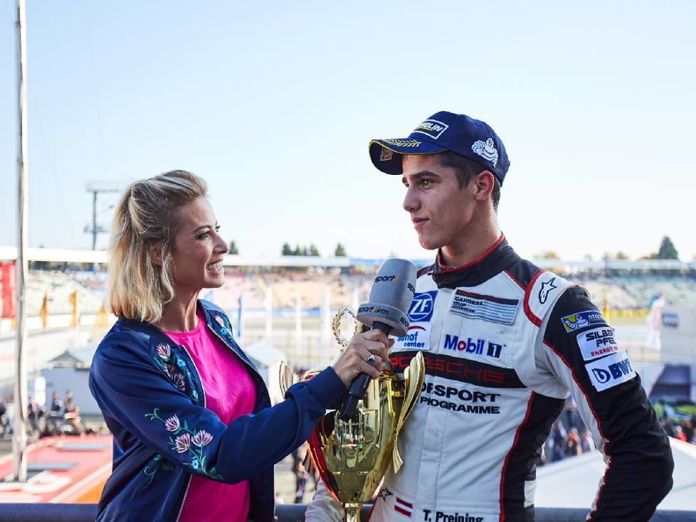 Sarah Valentina wird die Porsche-Piloten (r.: Thomas Preining) interviewen