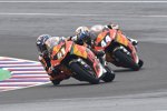 Brad Binder vor Miguel Oliveira (KTM Ajo)