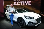 Amko Leenarts, Chefdesigner von Ford Europe, mit dem Focus Active 2018