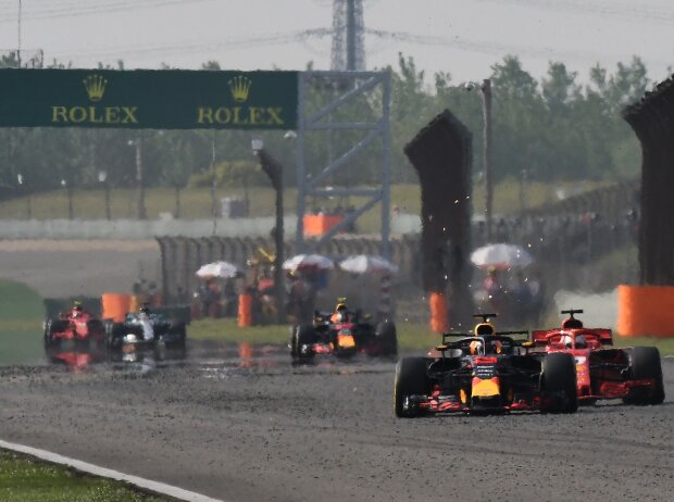 Titel-Bild zur News: Daniel Ricciardo, Sebastian Vettel