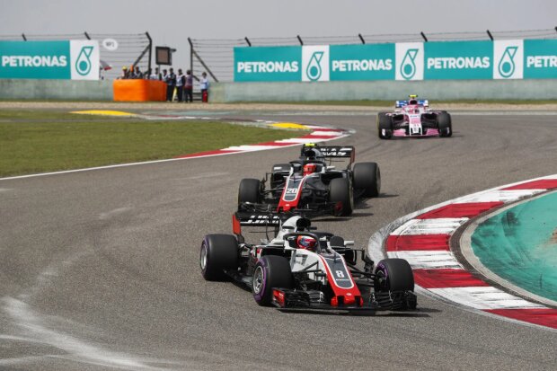 Romain Grosjean Kevin Magnussen Esteban Ocon Force India Sahara Force India F1 Team F1Haas Haas F1 Team F1 ~Romain Grosjean (Haas), Kevin Magnussen (Haas) und Esteban Ocon (Force India) ~ 