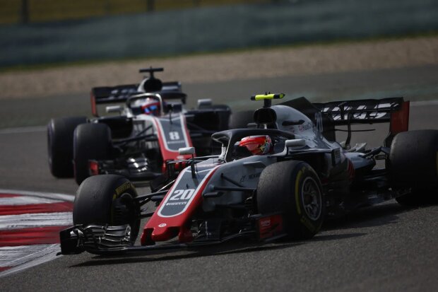 Kevin Magnussen Romain Grosjean Ferrari Scuderia Ferrari F1Haas Haas F1 Team F1 ~Kevin Magnussen (Haas) und Romain Grosjean (Haas) ~ Kevin Magnussen Romain Grosjean Ferrari Scuderia Ferrari F1Haas Haas F1 Team F1 ~Kevin Magnussen (Haas) und Romain Grosjean (Haas) ~