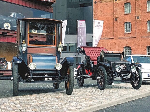 Detroit Electric (1917), Detroit Electric Cabriolet (1912) vor dem PS.Speicher Einbeck Detroit Electric (1917), Detroit Electric Cabriolet (1912) vor dem PS.Speicher Einbeck