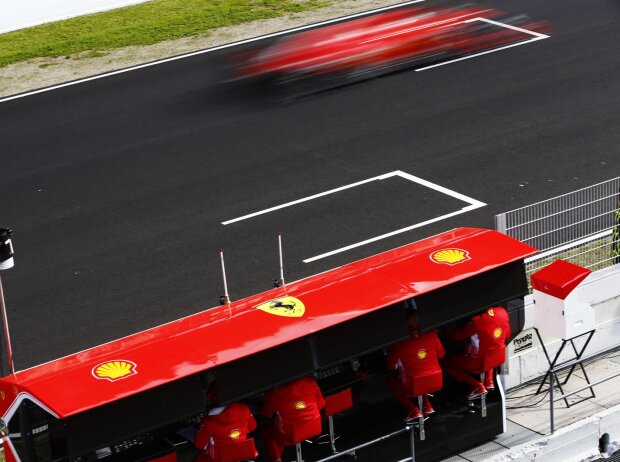 Titel-Bild zur News: Kommandostand. Ferrari