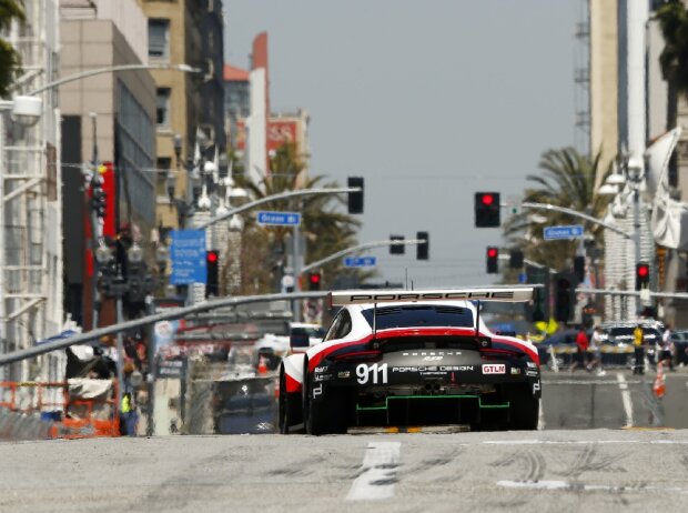 Titel-Bild zur News: Porsche 911 RSR Long Beach