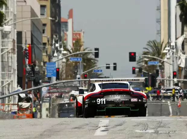 Porsche 911 RSR Long Beach Titel-Bild zur News: Porsche 911 RSR Long Beach