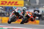 Marcel Schrötter vor Miguel Oliveira 