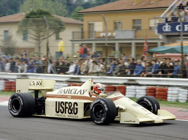 Marc Surer (Arrows-BMW) beim Grand Prix von San Marino in Imola 1986 Marc Surer (Arrows-BMW) beim Grand Prix von San Marino in Imola 1986