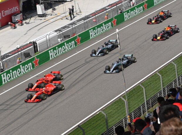 Sebastian Vettel, Kimi Räikkönen Sebastian Vettel, Kimi Räikkönen
