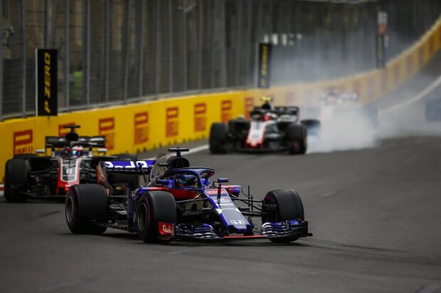 Brendon Hartley Romain Grosjean Kevin Magnussen Ferrari Scuderia Ferrari F1Toro Rosso Red Bull Toro Rosso Honda F1Haas Haas F1 Team F1 ~Brendon Hartley (Toro Rosso), Romain Grosjean (Haas) und Kevin Magnussen (Haas) ~ 