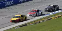 Joey Logano, Paul Menard, Kurt Busch