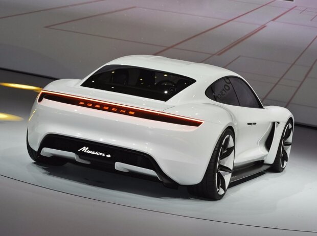 Porsche Mission E Porsche Mission E