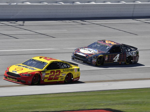 Joey Logano, Kevin Harvick Joey Logano, Kevin Harvick