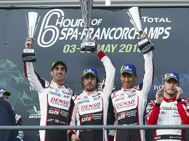 Kazuki Nakajima, Fernando Alonso Titel-Bild zur News: Kazuki Nakajima, Fernando Alonso