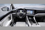Innenraum und Cockpit des Volkswagen Touareg Elegance 2018