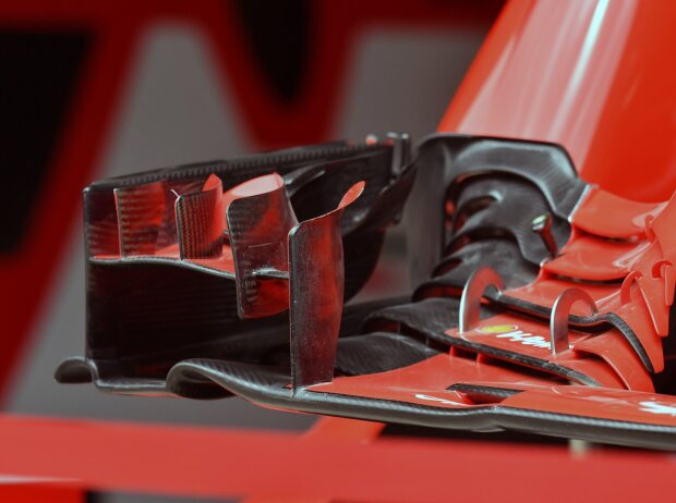 Titel-Bild zur News: Frontflügel, Ferrari