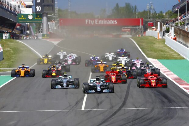 Lewis Hamilton Valtteri Bottas Sebastian Vettel Kimi Räikkönen Max Verstappen Ferrari Scuderia Ferrari F1Mercedes Mercedes AMG Petronas Motorsport F1Red Bull Aston Martin Red Bull Racing F1 ~Lewis Hamilton (Mercedes), Valtteri Bottas (Mercedes), Sebastian Vettel (Ferrari), Kimi Räikkönen (Ferrari) und Max Verstappen (Red Bull) ~ Lewis Hamilton Valtteri Bottas Sebastian Vettel Kimi Räikkönen Max Verstappen Ferrari Scuderia Ferrari F1Mercedes Mercedes AMG Petronas Motorsport F1Red Bull Aston Martin Red Bull Racing F1 ~Lewis Hamilton (Mercedes), Valtteri Bottas (Mercedes), Sebastian Vettel (Ferrari), Kimi Räikkönen (Ferrari) und Max Verstappen (Red Bull) ~
