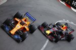 Stoffel Vandoorne (McLaren) und Max Verstappen (Red Bull) 