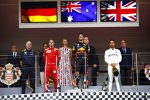 Daniel Ricciardo (Red Bull), Adrian Newey, Lewis Hamilton (Mercedes) und Sebastian Vettel (Ferrari) 