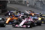 Esteban Ocon (Force India), Fernando Alonso (McLaren), Carlos Sainz (Renault) und Sergio Perez (Force India) 