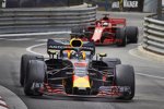 Daniel Ricciardo (Red Bull) und Sebastian Vettel (Ferrari) 