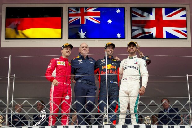 Sebastian Vettel Adrian Newey Daniel Ricciardo Lewis Hamilton Ferrari Scuderia Ferrari F1Red Bull Aston Martin Red Bull Racing F1Mercedes Mercedes AMG Petronas Motorsport F1 ~Sebastian Vettel (Ferrari), Adrian Newey, Daniel Ricciardo (Red Bull) und Lewis Hamilton (Mercedes) ~ 