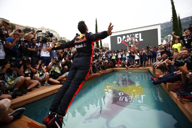 Daniel Ricciardo Red Bull Aston Martin Red Bull Racing F1 ~Daniel Ricciardo (Red Bull) ~ Daniel Ricciardo Red Bull Aston Martin Red Bull Racing F1 ~Daniel Ricciardo (Red Bull) ~