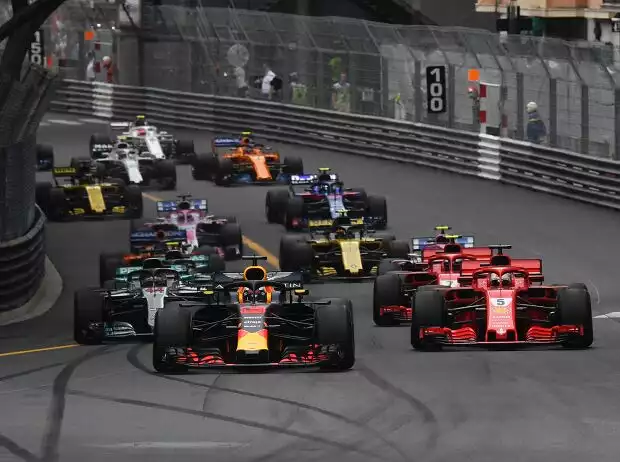 Daniel Ricciardo, Sebastian Vettel Titel-Bild zur News: Daniel Ricciardo, Sebastian Vettel