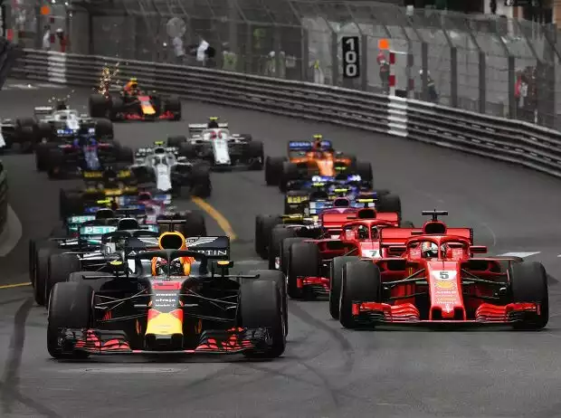 Daniel Ricciardo, Sebastian Vettel Titel-Bild zur News: Daniel Ricciardo, Sebastian Vettel