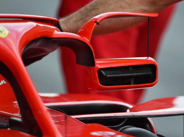 Titel-Bild zur News: Außenspiegel am Ferrari SF71H