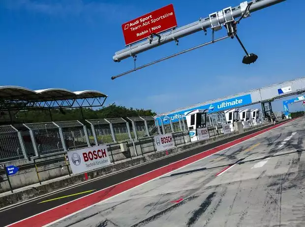 Pit lane Titel-Bild zur News: Pit lane