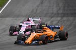 Stoffel Vandoorne (McLaren) und Sergio Perez (Force India) 
