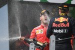 Sebastian Vettel (Ferrari) und Max Verstappen (Red Bull) 