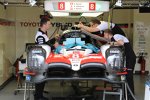 Kazuki Nakajima (Toyota) und Fernando Alonso (Toyota) 